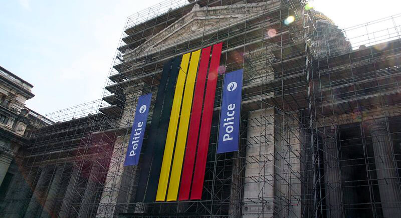 palais-justice-bruxelles-drapeau-belge